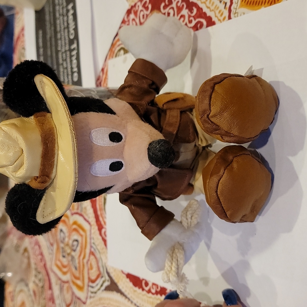 6.5" NWT Disney Adventure Mickey